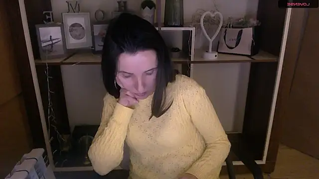 Snapshot of LaimaV_ chatting on December 9, 2024, 5:19 pm LaimaV online show from December 9, 2024, 5:19 pm