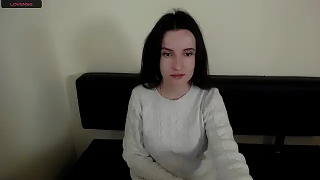 Snapshot of LaimaV_ chatting on October 5, 2025, 11:12 am LaimaV online show from October 5, 2025, 11:12 am