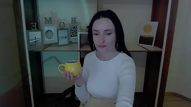 Snapshot of LaimaV_ chatting on September 28, 2025, 8:32 am LaimaV online show from September 28, 2025, 8:32 am