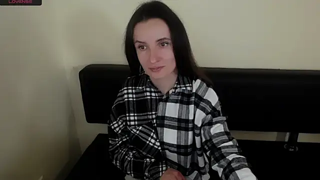 Snapshot of LaimaV_ chatting on October 3, 2025, 2:18 pm LaimaV online show from October 3, 2025, 2:18 pm