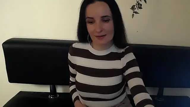 LaimaV  online show from April 6, 2026, 6:09 pm