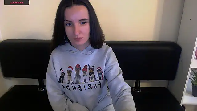 Snapshot of LaimaV_ chatting on December 20, 2024, 5:40 pm LaimaV online show from December 20, 2024, 5:40 pm