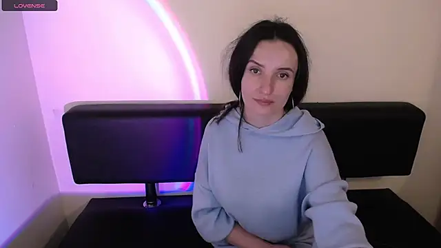 Snapshot of LaimaV_ chatting on September 30, 2025, 12:55 pm LaimaV online show from September 30, 2025, 12:55 pm