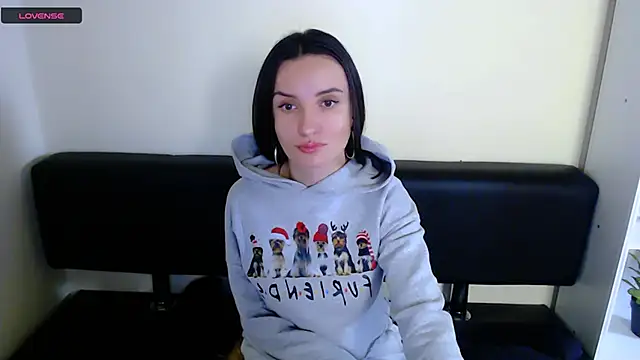 Snapshot of LaimaV_ chatting on December 13, 2024, 10:08 am LaimaV online show from December 13, 2024, 10:08 am