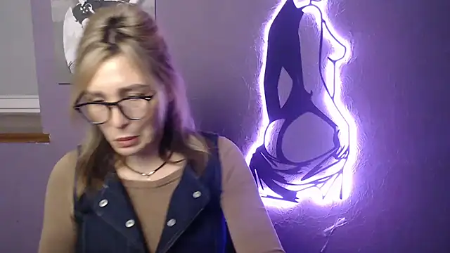  sexy lady online show from January 14, 2026, 1:48 pm