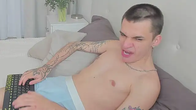 Andrew Clar online show from November 29, 2025, 4:29 pm