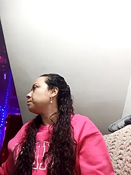 Snapshot of RenataSexy_ chatting on December 17, 2024, 4:23 am RenataSexy  online show from December 17, 2024, 4:23 am