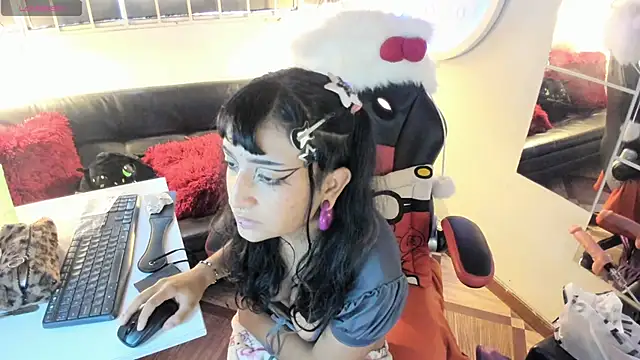 meow mota online show from November 6, 2025, 1:37 pm