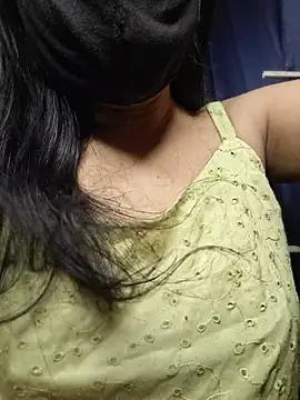 Snapshot of Nisha027 chatting on June 17, 2026, 12:32 am Nisha027 online show from June 17, 2026, 12:32 am