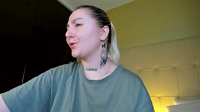 Debbie Taylor online show from November 18, 2025, 5:05 pm