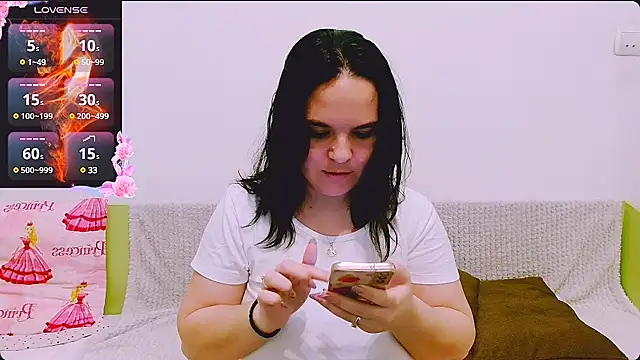 Ella-Diamond online show from March 18, 2025, 8:59 pm