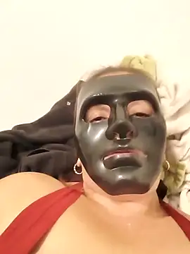 MideleyBranquis online show from November 27, 2025, 12:22 am