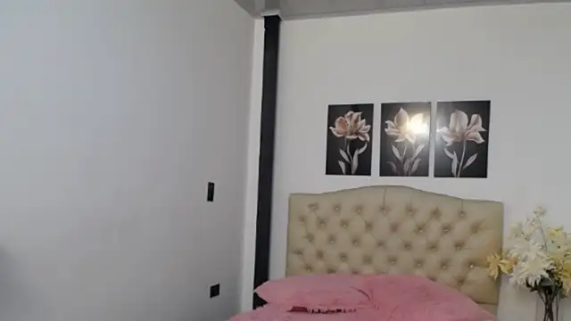 lily f00x online show from March 27, 2026, 12:39 pm