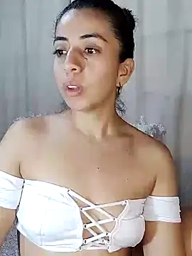 Snapshot of anngela01 chatting on December 31, 2024, 10:34 pm anngela01 online show from December 31, 2024, 10:34 pm