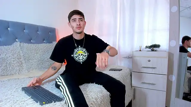 Snapshot of PhilipRich chatting on September 8, 2025, 5:56 pm PhilipRich online show from September 8, 2025, 5:56 pm