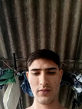 Snapshot of PhilipRich chatting on December 15, 2025, 8:14 pm PhilipRich online show from December 15, 2025, 8:14 pm