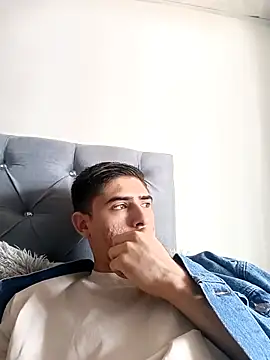 Snapshot of PhilipRich chatting on October 10, 2025, 4:41 pm PhilipRich online show from October 10, 2025, 4:41 pm