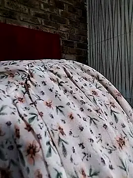 ThickPearlx23 online show from May 28, 2026, 5:15 am