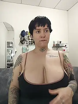 Snapshot of KatInk chatting on February 24, 2026, 8:10 pm KatInk online show from February 24, 2026, 8:10 pm