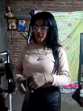 Snapshot of yovana13 chatting on November 15, 2025, 12:42 pm yovana13 online show from November 15, 2025, 12:42 pm