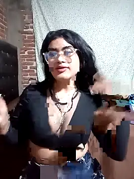 Snapshot of yovana13 chatting on November 12, 2025, 8:40 am yovana13 online show from November 12, 2025, 8:40 am