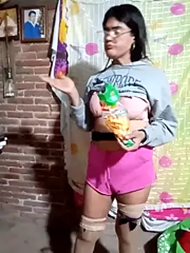 Snapshot of yovana13 chatting on November 17, 2025, 3:27 pm yovana13 online show from November 17, 2025, 3:27 pm