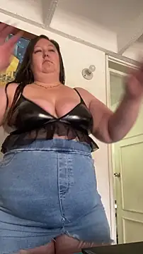 Chloee ep online show from October 16, 2025, 4:37 pm