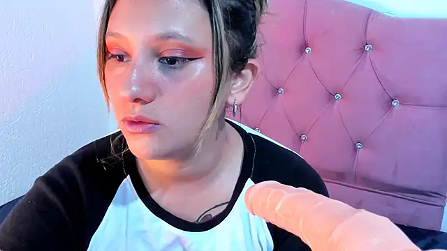 Mila nixon02 online show from February 21, 2025, 4:05 pm