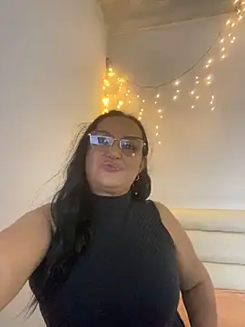 Snapshot of Gia_Nahomi chatting on December 3, 2024, 10:56 pm Gia Nahomi online show from December 3, 2024, 10:56 pm