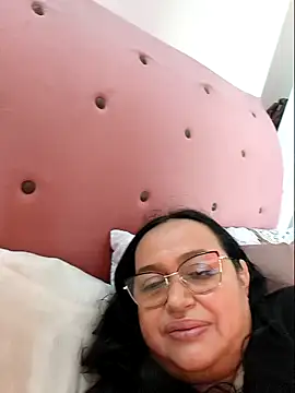 Snapshot of Gia_Nahomi chatting on February 4, 2025, 3:15 pm Gia Nahomi online show from February 4, 2025, 3:15 pm