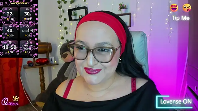 Gia Nahomi online show from April 10, 2026, 11:01 pm