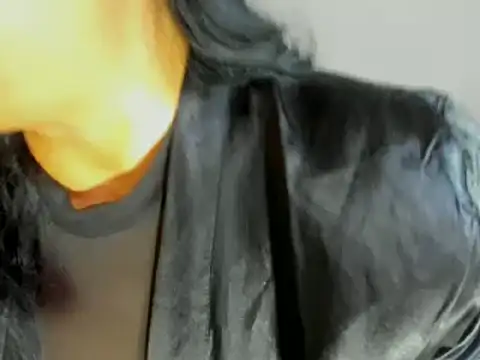 Snapshot of Gia_Nahomi chatting on March 5, 2025, 9:48 pm Gia Nahomi online show from March 5, 2025, 9:48 pm