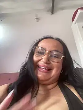 Snapshot of Gia_Nahomi chatting on March 13, 2025, 7:17 pm Gia Nahomi online show from March 13, 2025, 7:17 pm