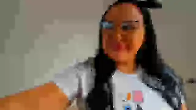 Snapshot of Gia_Nahomi chatting on March 8, 2025, 1:57 pm Gia Nahomi online show from March 8, 2025, 1:57 pm