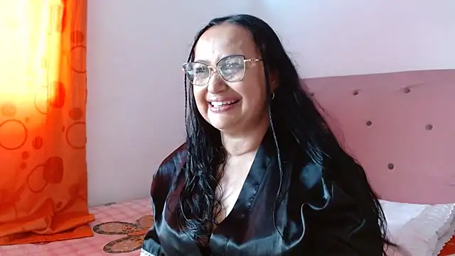 Snapshot of Gia_Nahomi chatting on January 15, 2025, 10:02 pm Gia Nahomi online show from January 15, 2025, 10:02 pm