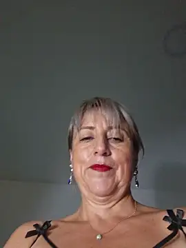 Snapshot of almaluna7 chatting on October 19, 2025, 10:56 pm almaluna7 online show from October 19, 2025, 10:56 pm