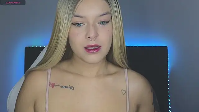 Snapshot of Alahia7demon chatting on February 23, 2025, 1:02 am Alahia7demon online show from February 23, 2025, 1:02 am
