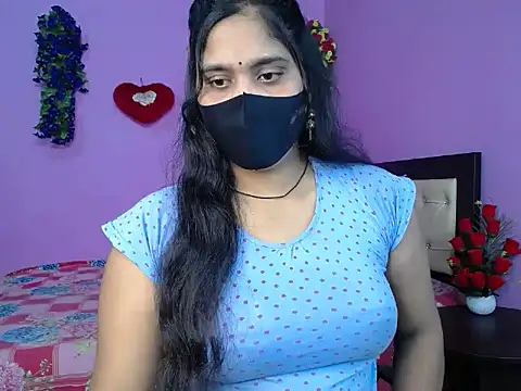 Hot Maleka online show from April 14, 2026, 4:45 pm