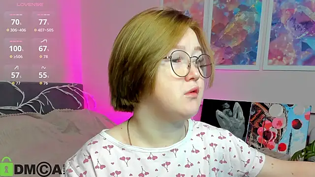 Sara Robinson online show from October 22, 2025, 2:44 am