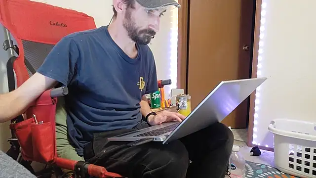 SlammyDjr online show from July 8, 2026, 6:03 am