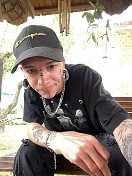 Snapshot of Seebohm1111 chatting on December 21, 2024, 3:53 pm Seebohm1111 online show from December 21, 2024, 3:53 pm