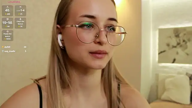 Tiffanyhunt online show from March 5, 2025, 5:50 pm