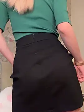 Tiffanyhunt online show from October 17, 2025, 1:24 pm