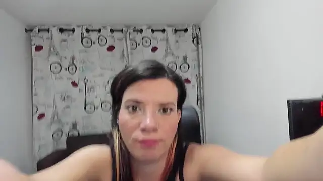 DanaaRey online show from October 14, 2025, 4:29 pm