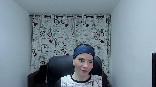 DanaaRey online show from October 15, 2025, 4:48 pm