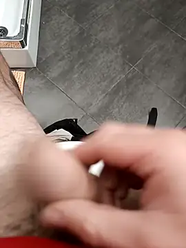 Loveepussyy online show from October 28, 2025, 5:45 pm