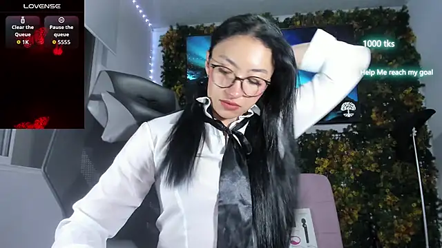 emily palmeer online show from May 29, 2026, 1:33 am