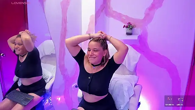 AuroraRojas online show from March 7, 2025, 6:00 pm