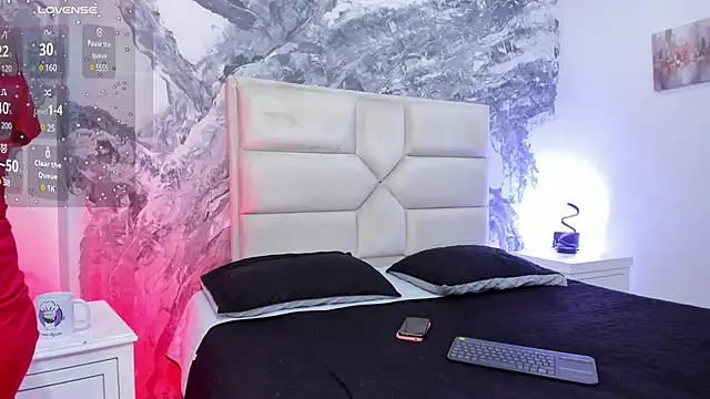 AuroraRojas online show from March 5, 2025, 4:24 pm