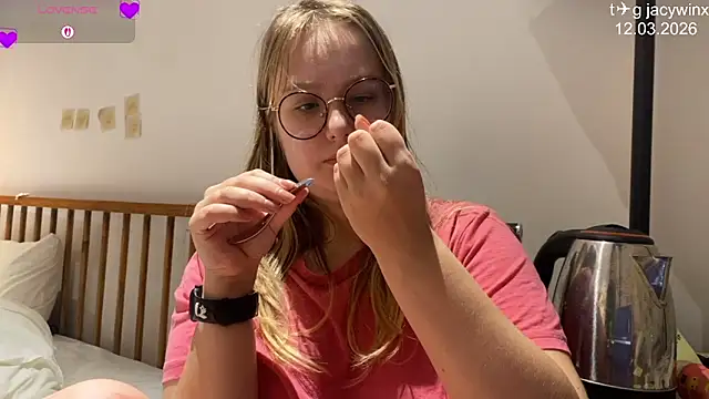 JacyWinslat online show from March 12, 2026, 6:45 pm